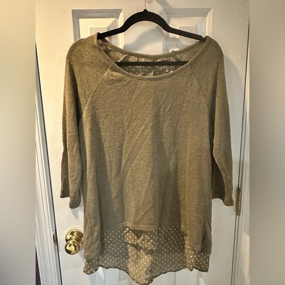 NEW York & Company Split Back top - Picture 1 of 4
